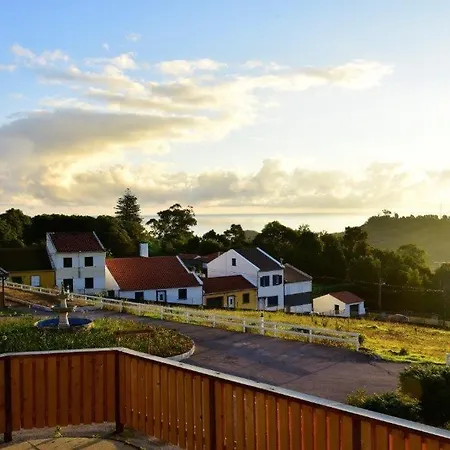 Ξενοδοχείο με διαμερίσματα Emigrante