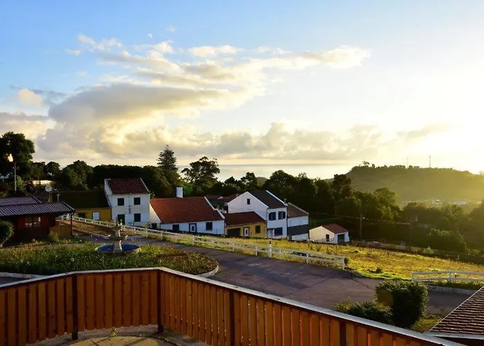 Ξενοδοχείο με διαμερίσματα Emigrante