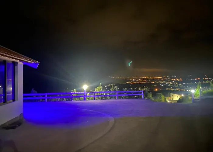 Ξενοδοχείο με διαμερίσματα Emigrante